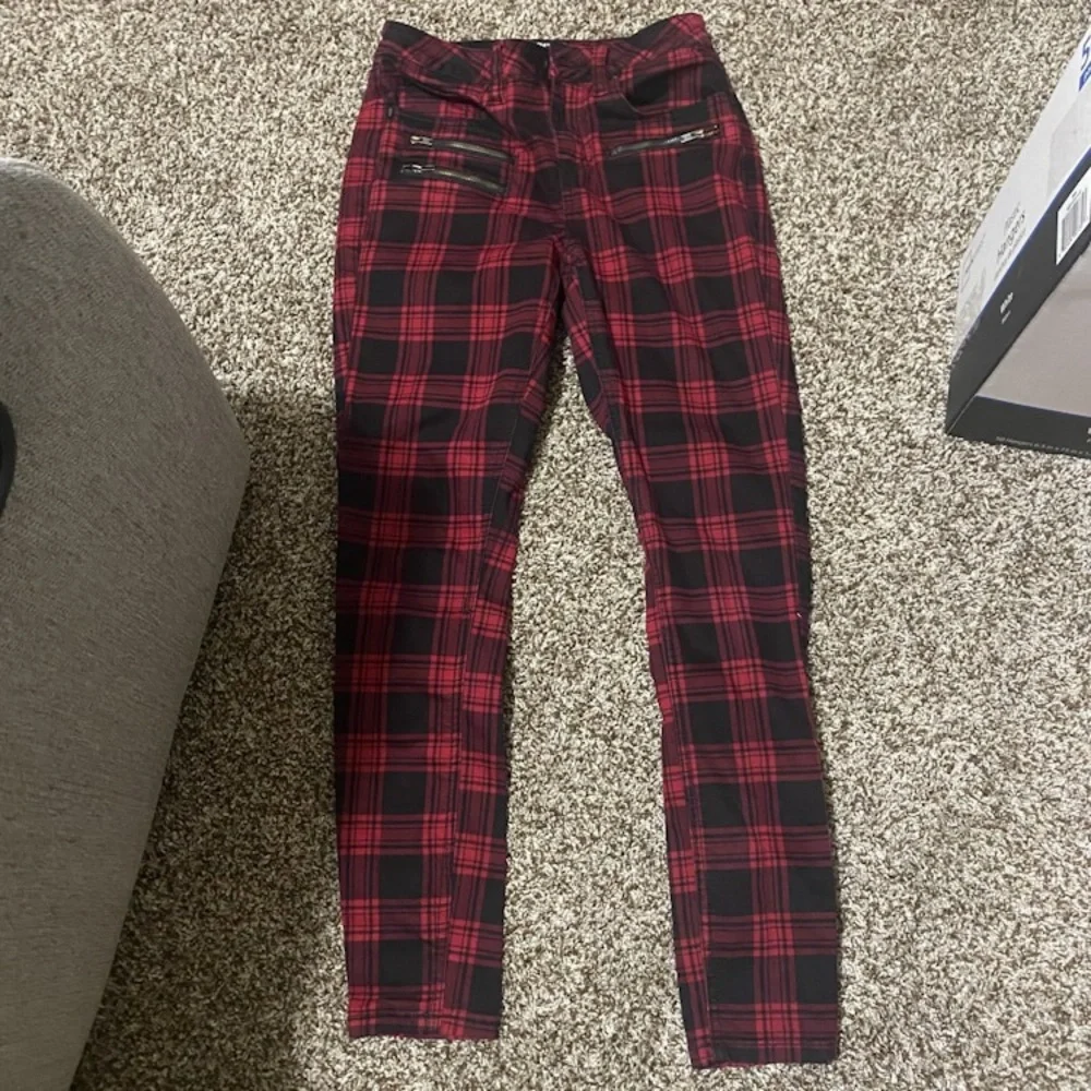 a976-A4~ HT Denim, Hot Topic~Size 3 Woman Bottoms, 26 Inch Waist~Womens~Pants - Picture 1 of 14